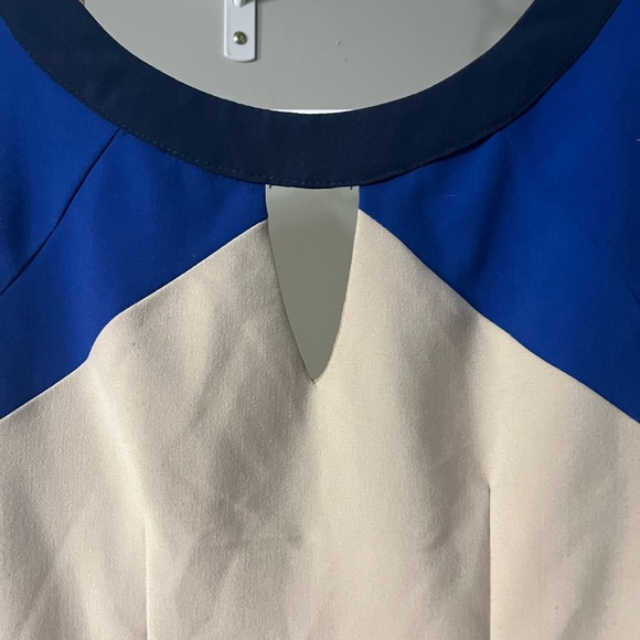 Cream and Blue Dress. Just above the knee length. Key hole front zipper back - Picture 2 of 5